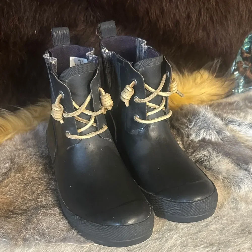 Black Ankle Boots with Tan Laces 8 (3375)